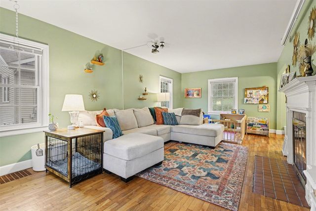 1902 Greenlawn Avenue, Kalamazoo, MI 49006