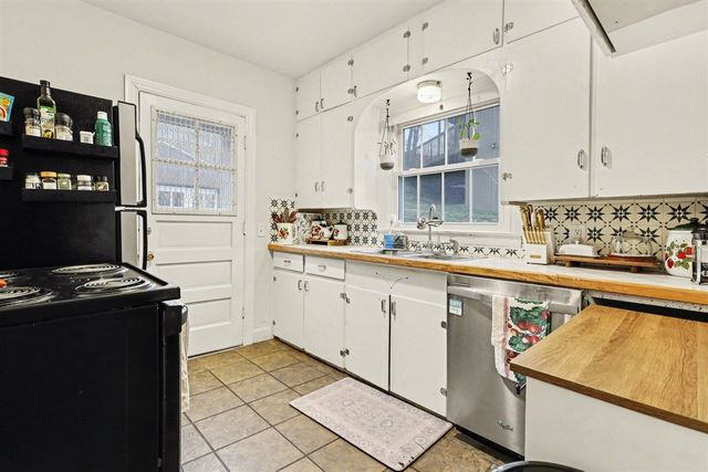 1902 Greenlawn Avenue, Kalamazoo, MI 49006