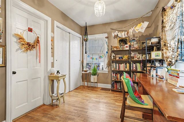 1902 Greenlawn Avenue, Kalamazoo, MI 49006