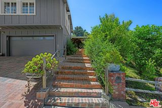 16582 Calneva Drive, Encino, CA 91436