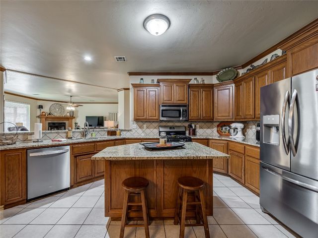 9021 NW 81st Street, Yukon, OK 73099
