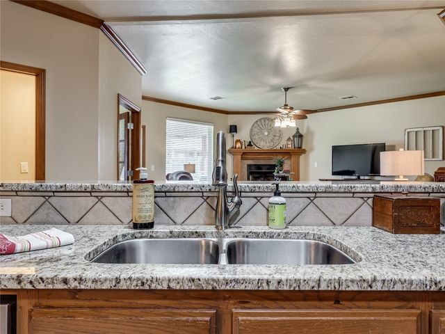 9021 NW 81st Street, Yukon, OK 73099