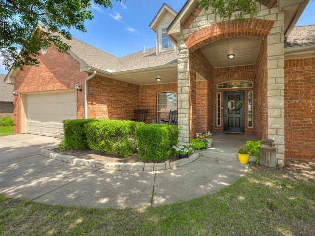 9021 NW 81st Street, Yukon, OK 73099