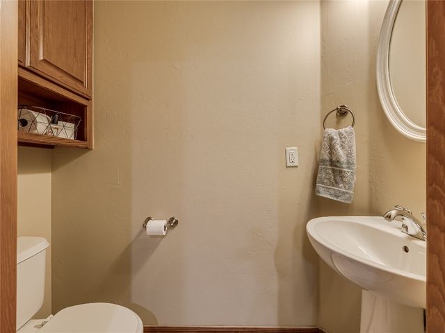 9021 NW 81st Street, Yukon, OK 73099