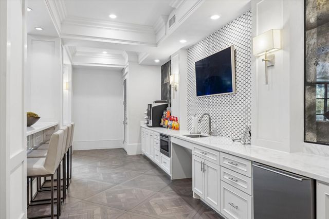2111 Austin Street 319, Houston, TX 77002