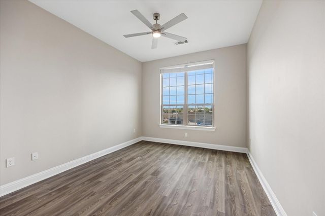 2111 Austin Street 319, Houston, TX 77002