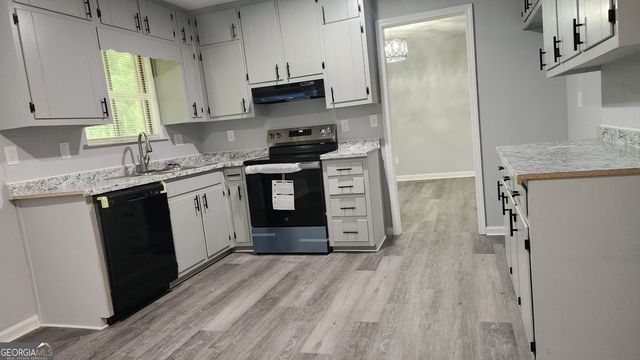 113 Hawthorne Drive, Riverdale, GA 30274