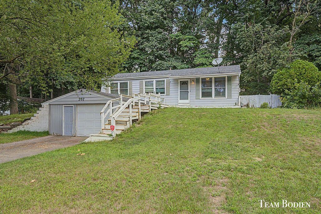 357 Mabel Street, Comstock Park, MI 49321