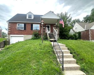 5578 Clearview Avenue, Green Twp, OH 45248