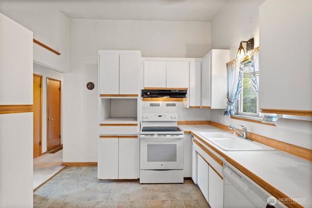 29836 1st Avenue S, Federal Way, WA 98003
