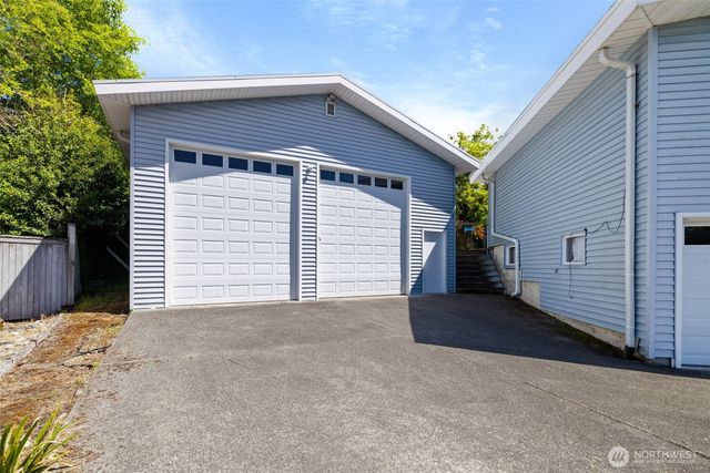 29836 1st Avenue S, Federal Way, WA 98003