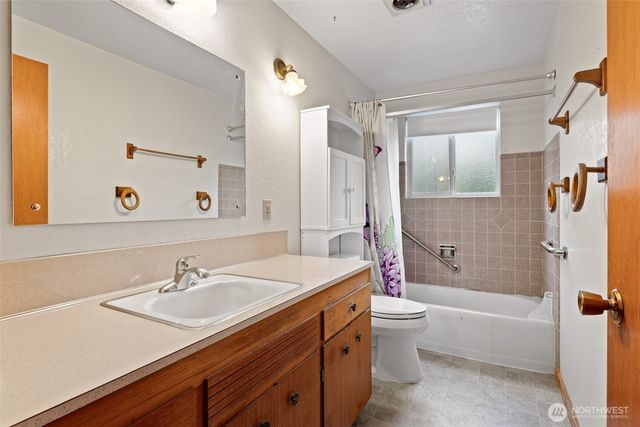 29836 1st Avenue S, Federal Way, WA 98003