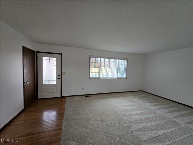 496 Kittle Street, Williamstown, WV 26187