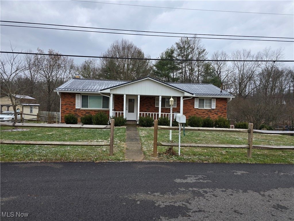 496 Kittle Street, Williamstown, WV 26187