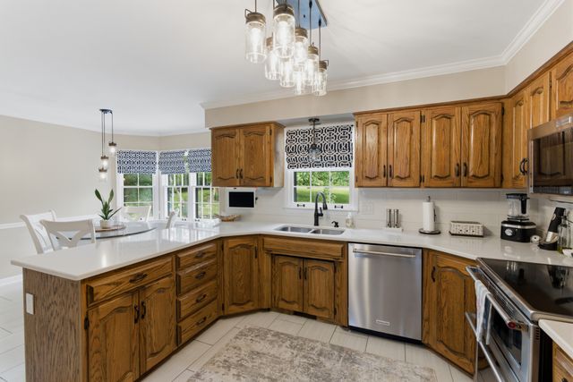 1009 Valley Forge Dr, Arrington, TN 37014