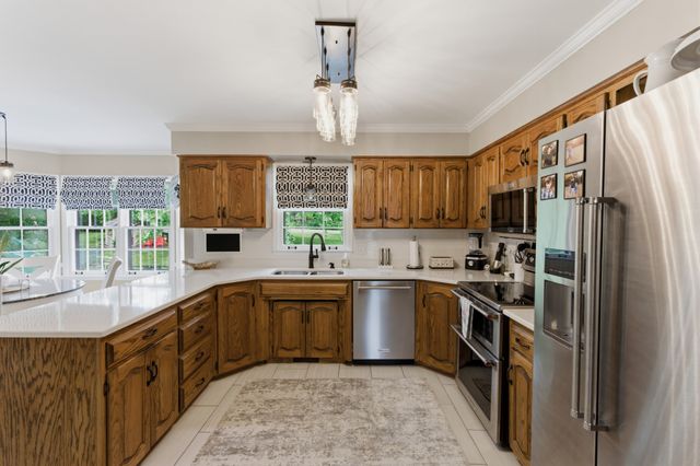 1009 Valley Forge Dr, Arrington, TN 37014