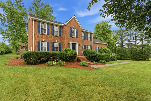 1009 Valley Forge Dr, Arrington, TN 37014
