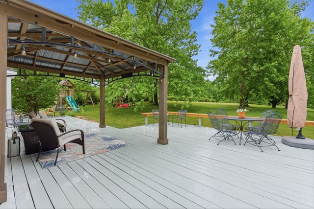1009 Valley Forge Dr, Arrington, TN 37014