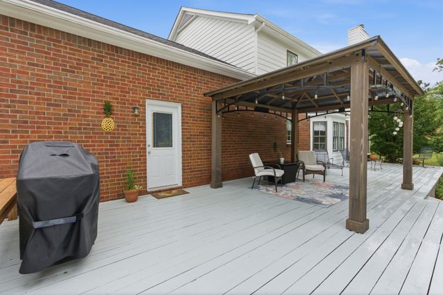 1009 Valley Forge Dr, Arrington, TN 37014
