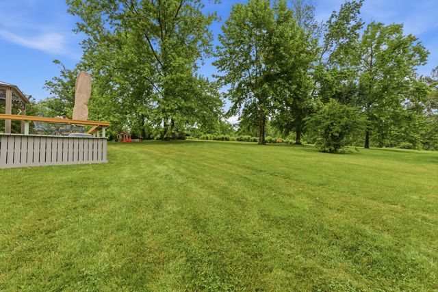 1009 Valley Forge Dr, Arrington, TN 37014