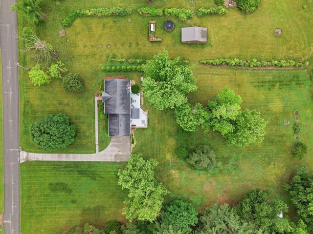 1009 Valley Forge Dr, Arrington, TN 37014