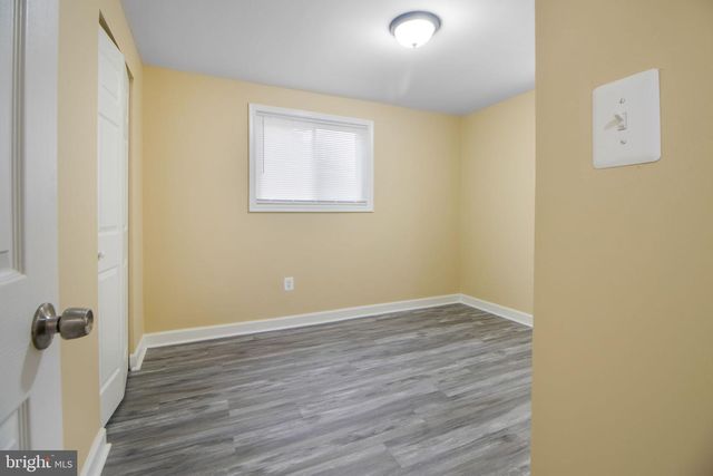 659 CHARRAWAY RD, Baltimore, MD 21229