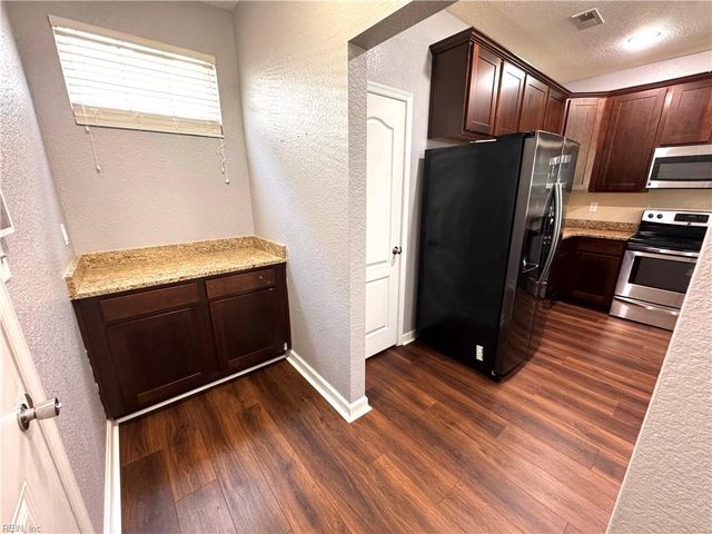 214 Harmony DR, Portsmouth, VA 23701