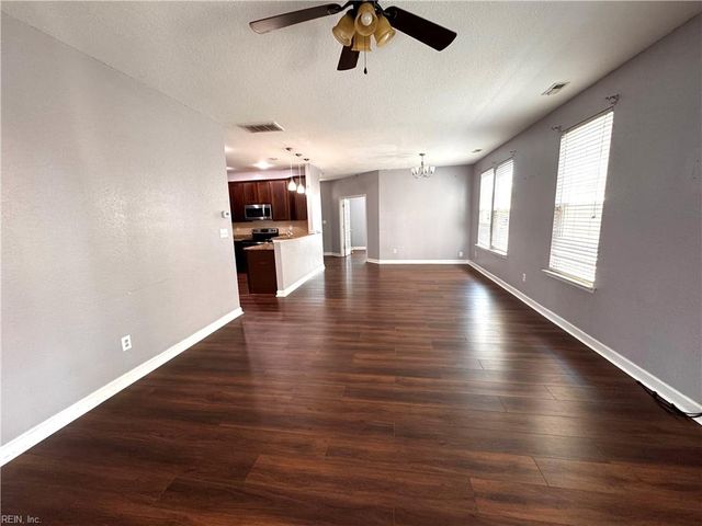 214 Harmony DR, Portsmouth, VA 23701