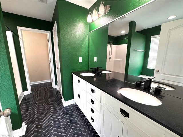 214 Harmony DR, Portsmouth, VA 23701