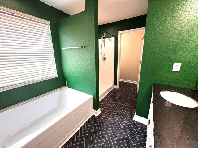 214 Harmony DR, Portsmouth, VA 23701