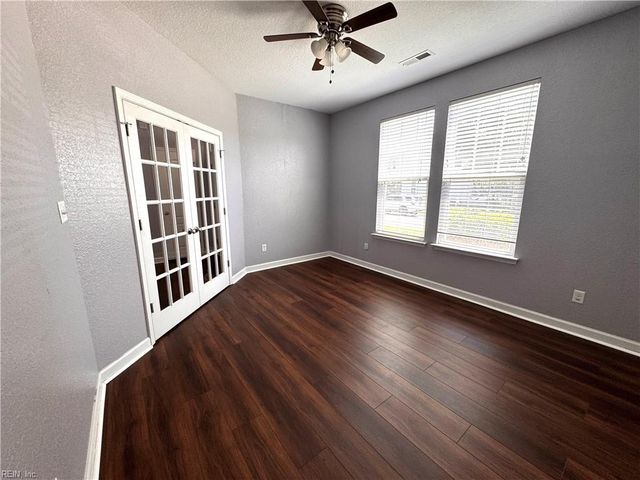 214 Harmony DR, Portsmouth, VA 23701