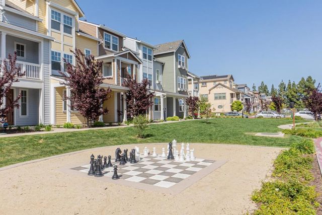 346 Circuit Way, Mountain View, CA 94043