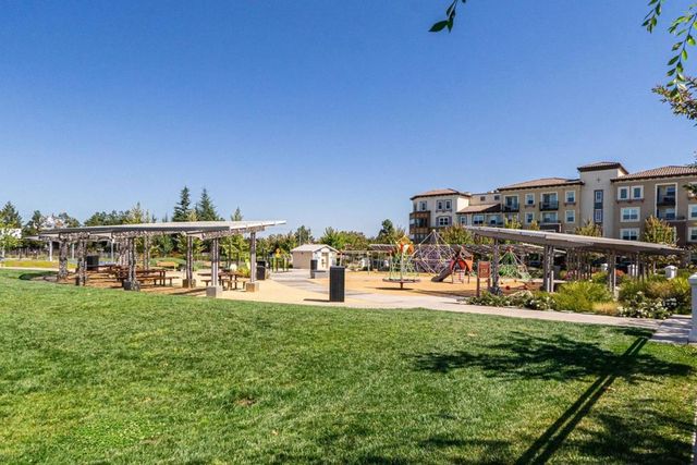 346 Circuit Way, Mountain View, CA 94043