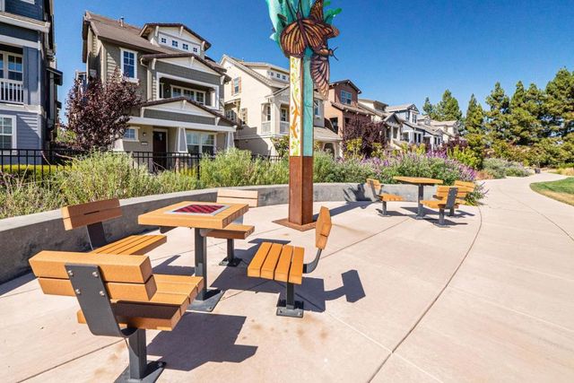 346 Circuit Way, Mountain View, CA 94043