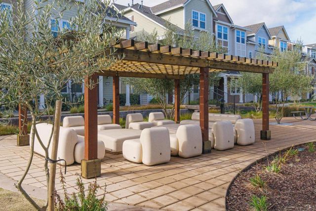 346 Circuit Way, Mountain View, CA 94043