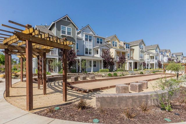 346 Circuit Way, Mountain View, CA 94043