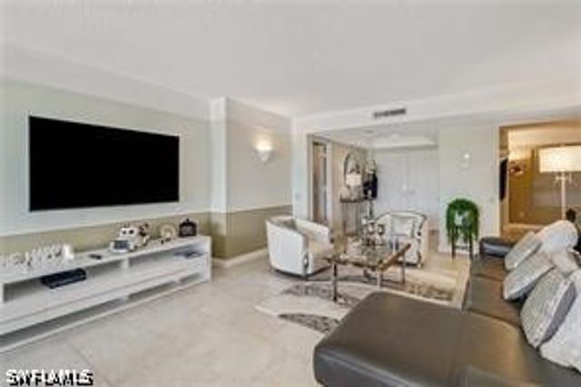 4401 Gulf Shore BLVD N 1408, Naples, FL 34103