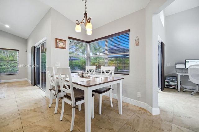 3563 W Tree Tops Ct, Davie, FL 33328