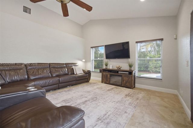 3563 W Tree Tops Ct, Davie, FL 33328