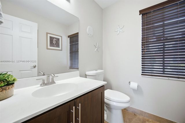 3563 W Tree Tops Ct, Davie, FL 33328