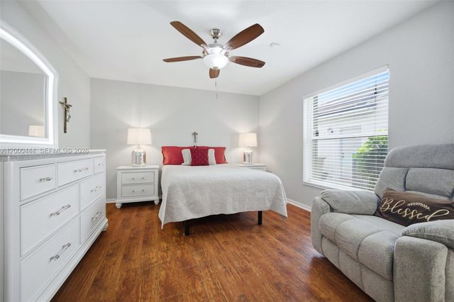 3563 W Tree Tops Ct, Davie, FL 33328