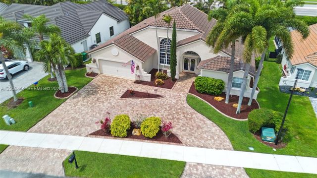 3563 W Tree Tops Ct, Davie, FL 33328
