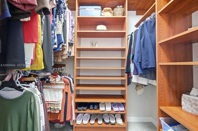 3563 W Tree Tops Ct, Davie, FL 33328