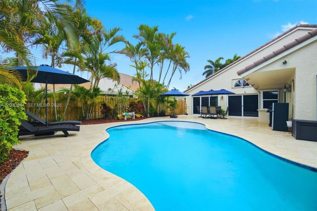 3563 W Tree Tops Ct, Davie, FL 33328