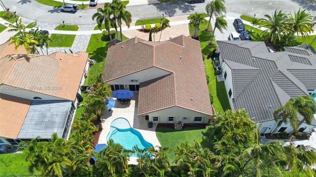 3563 W Tree Tops Ct, Davie, FL 33328
