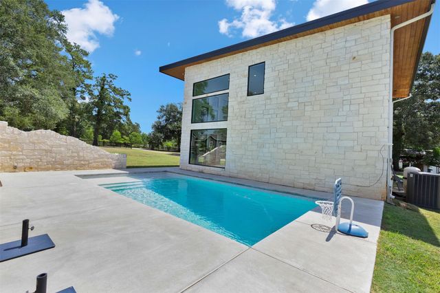 10429 Longstreet Road, Willis, TX 77318