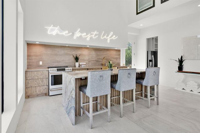 10429 Longstreet Road, Willis, TX 77318