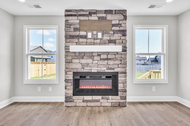 156 Leitrim Dr, Clarksville, TN 37042