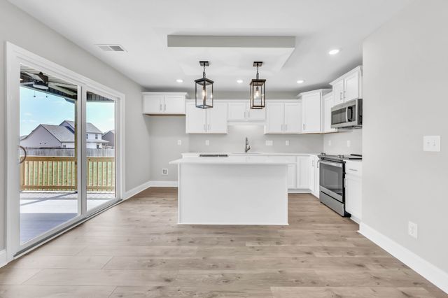 156 Leitrim Dr, Clarksville, TN 37042