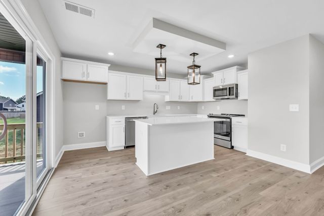 156 Leitrim Dr, Clarksville, TN 37042